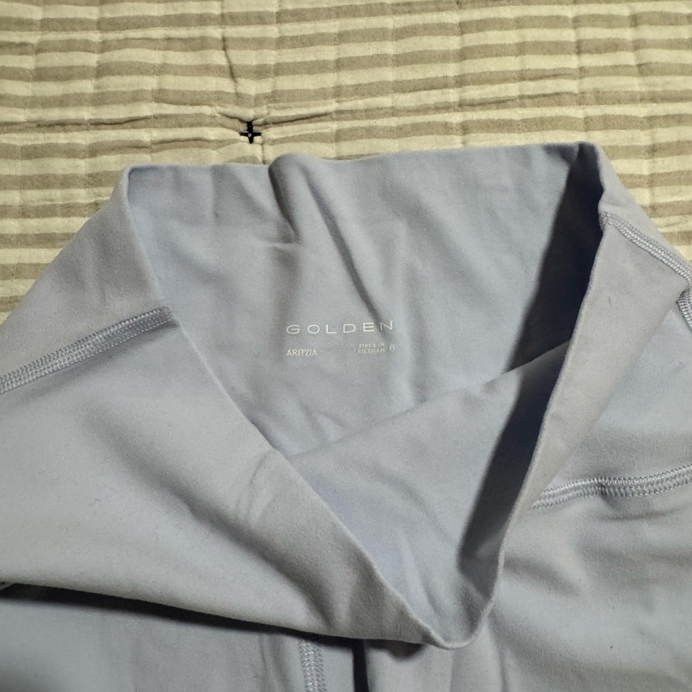 Aritzia Golden Butter Cheeky 7” Biker Shorts - Size 6 - Cruise Blue - Picture 3 of 4